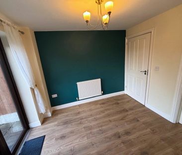 3 bedroom semi-detached to let - Photo 2