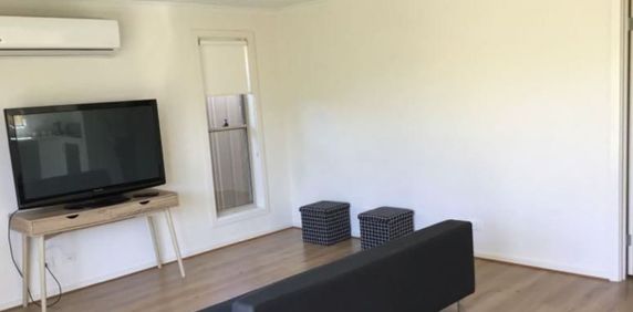 Modern 3-Bedroom Home with Ensuite – Comfort & Convenience Combined - Photo 2