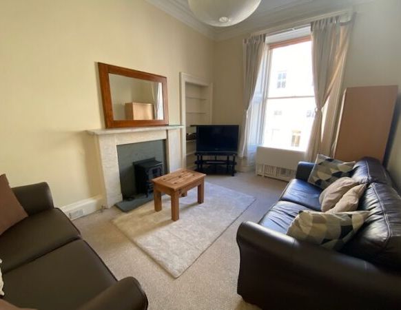 Oxford Street - Photo 1