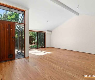 Convenience in an Ideal Location - Photo 3