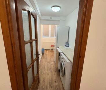 Intrare Obcini - Garsoniera in bloc de apartamente - Fotografie 5