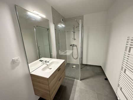 Location Appartement 3 pièces 63m² - Photo 5