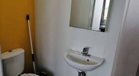 Anzac Avenue City Studio - Photo 5