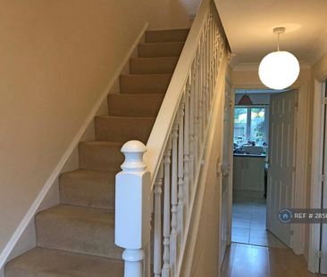 1 bedroom in a house share to rent - Photo 3