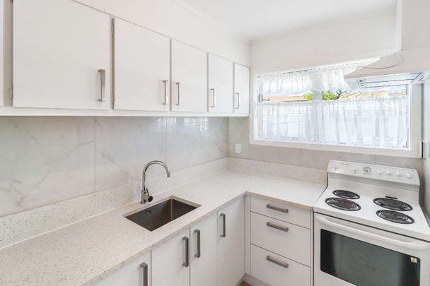 2-Bedroom in Papatoetoe - Newly Renovated - Photo 1