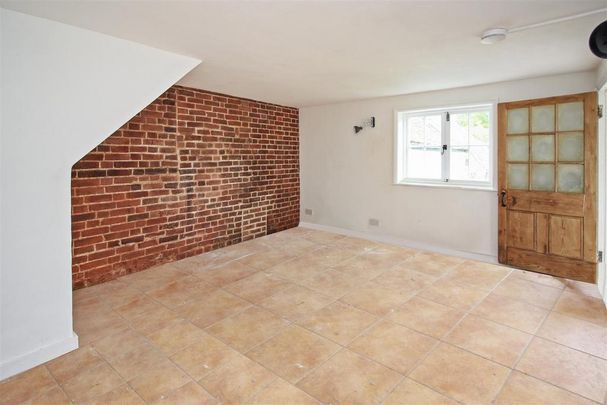 2 bedroom bungalow to rent - Photo 1