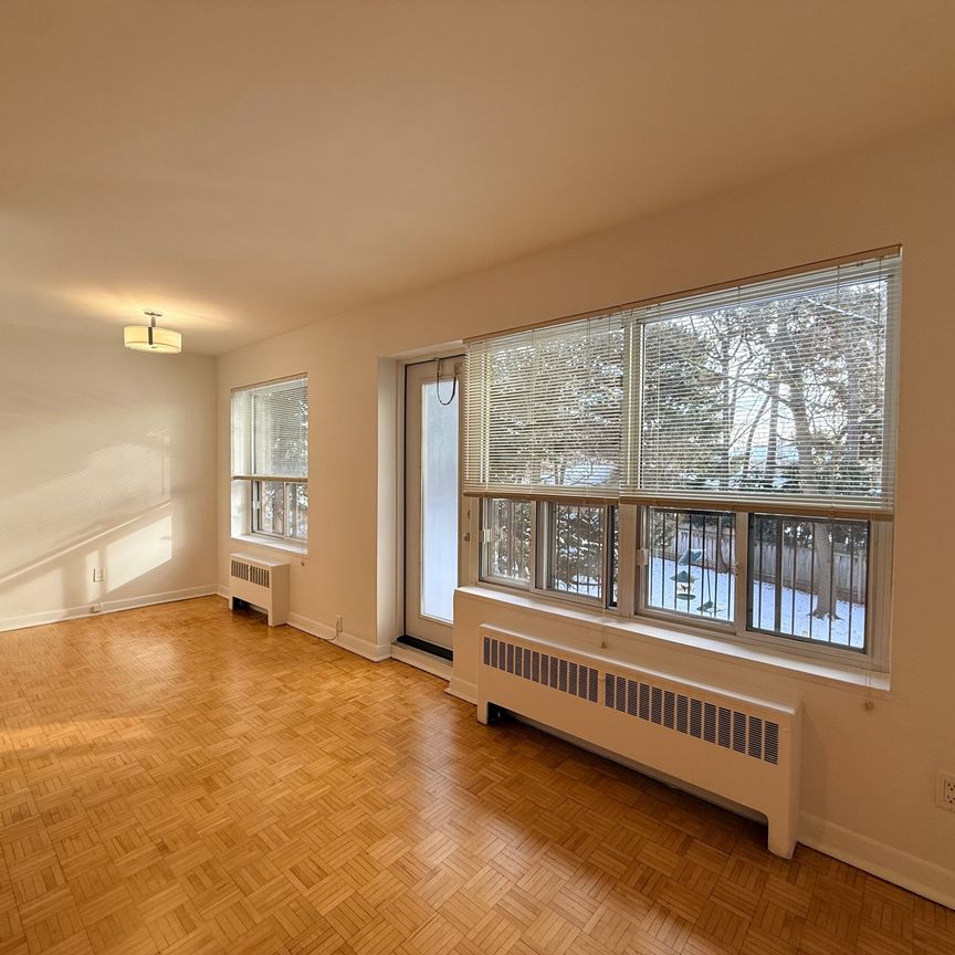 For Lease - 28 Upper Canada Drive Unit# 208, Toronto, Ontario - Photo 1