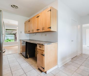 For Lease - 1994 Carling Avenue, McKellar Heights - Glabar Park and... - Photo 5