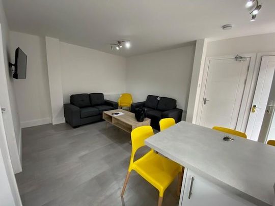 5 bedroom house to rent - Photo 1