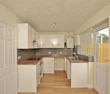 3 bedroom detached house to rent - Photo 2