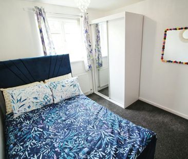 Terraced House to rent on - Photo 5