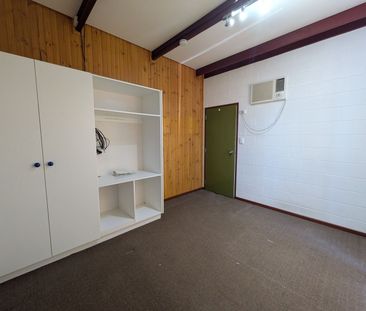 Fully Fenced Two Bedroom Unit - Photo 2