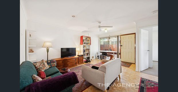 Fresh to Market – Spacious Corner-Block Home in Camillo - Photo 1