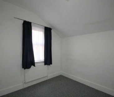 Bedroom House- Kensington Road, Reading, RG30 - Photo 6