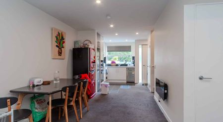 Fully Furnished Modern Townhouse - Photo 5