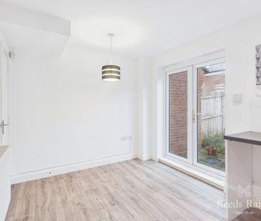 3 bedroom terraced house to rent - Photo 4