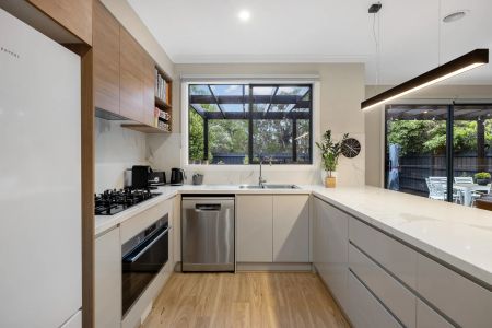 Spacious, Modern, Beachside - Photo 5