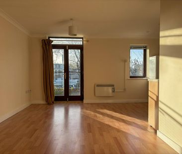 Studio to rent - Photo 3