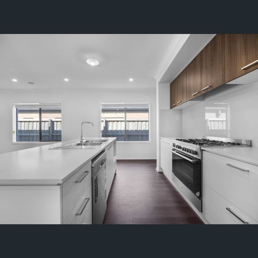 115 Oldbridge Boulevard, Weir Views, Vic 3338 - Photo 1