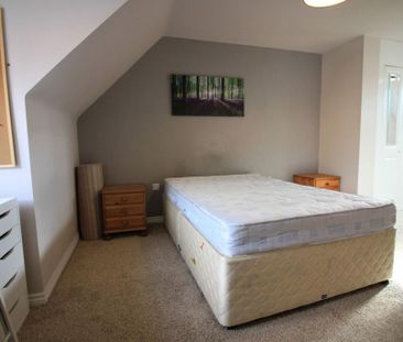 3 bedroom terraced house to rent - Photo 6