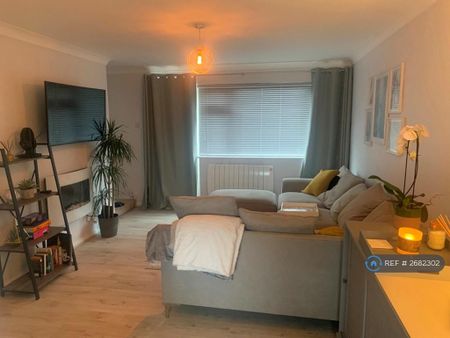 2 bedroom maisonette to rent - Photo 2