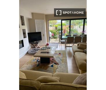 Ensuite room for rent in a 3 bedroom house in Sandymount - Photo 4
