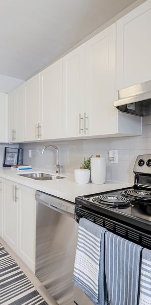 Parkway Forest Towers - Photo 1