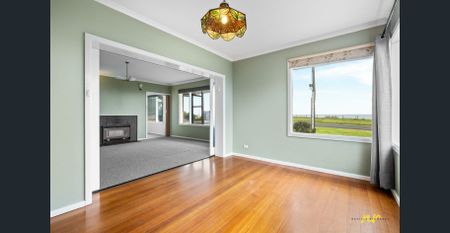 Renovated Home Perfectly Positioned. - Photo 3