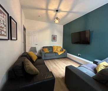 Tatton View Room 6 - Purple - Photo 2