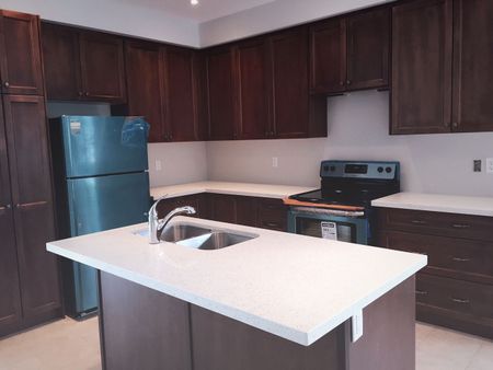 For Lease - 19 Zenyatta Lane, East Gwillimbury, Ontario - Photo 2