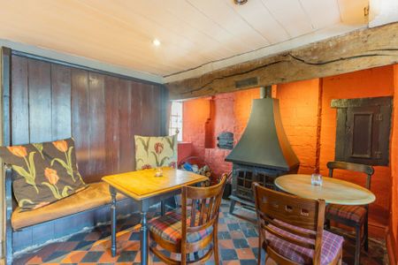 Willoughby, Rugby - Photo 2