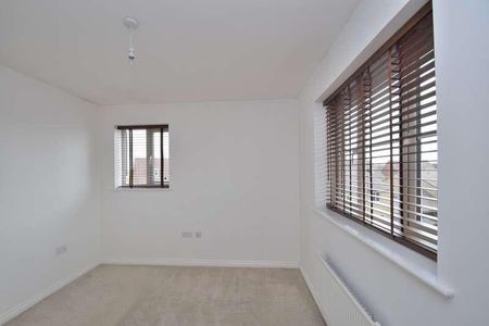 Alderney Avenue, Bletchley, MK3 - Photo 2