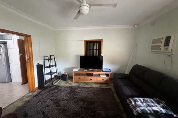 3 BEDROOM HOME!! - Photo 1