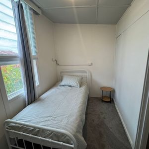 St Kilda East - Photo 2