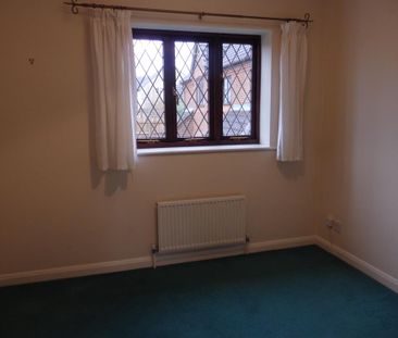 Available 2 Bed House - terraced - Photo 1