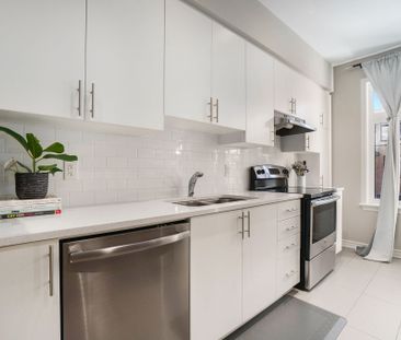 For Lease - 83 Stockholm Private, Blossom Park - Airport and Area, ... - Photo 4