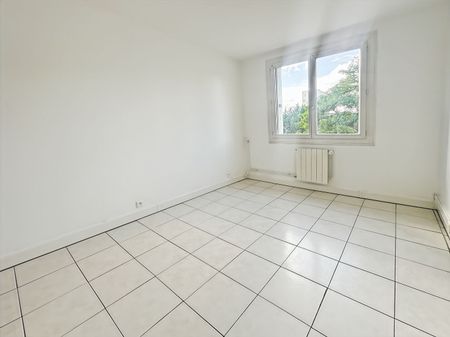 Appartement T3 près de RIS ORANGIS à louer - Photo 3