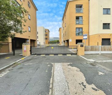 Melbourne Road, Tilbury, RM18 - Photo 2