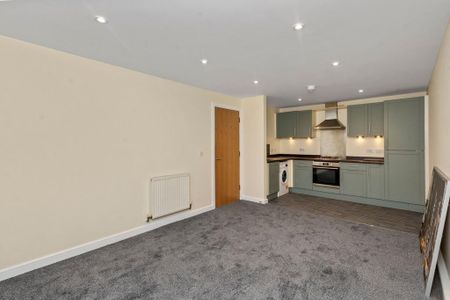 2 bedroom flat to rent - Photo 2