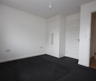 2 bedroom Apartment to let - Photo 4