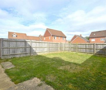 Westvale Road, Horley, Surrey, RH6 - Photo 4