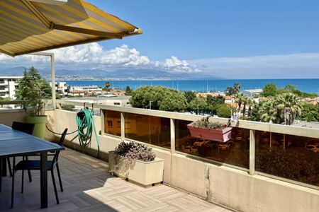 Location Antibes Appartement toit-terrasse vue mer - Photo 3