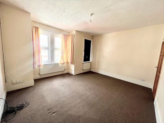 2 Bedroom Flat / Apartment - Clovelly Road, Southampton - Photo 1