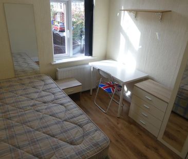 5 bedroom end of terrace house to rent - Photo 5
