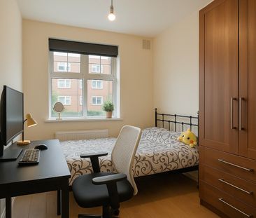 Room in a Shared Flat, Gated, SE16 - Photo 2