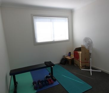 81 Caragh Avenue, Googong NSW 2620 - House For Rent | Domain - Photo 4