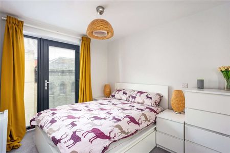 A superb one double bedroom apartment, ideal for a single professional. - Photo 4
