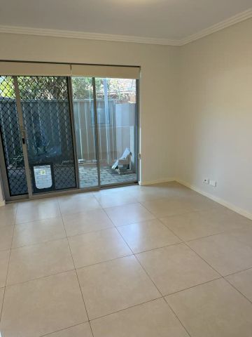 “Two-bedroom apartment in the much sought-after suburb of Hamilton Hill” - Photo 2