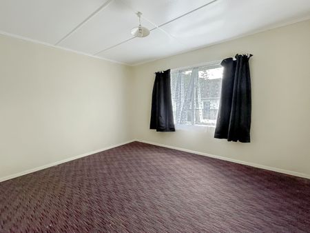 VILLAGE RETREAT! - Photo 5