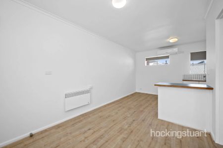 Bright 1 bedroom apartment - Photo 5